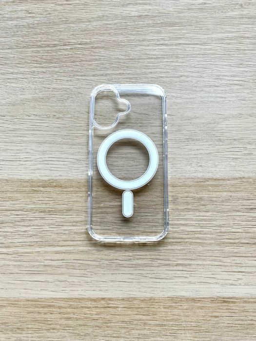 Przezroczyste Silikonowe Etui z MagSafe do iPhone 16 – Nowe