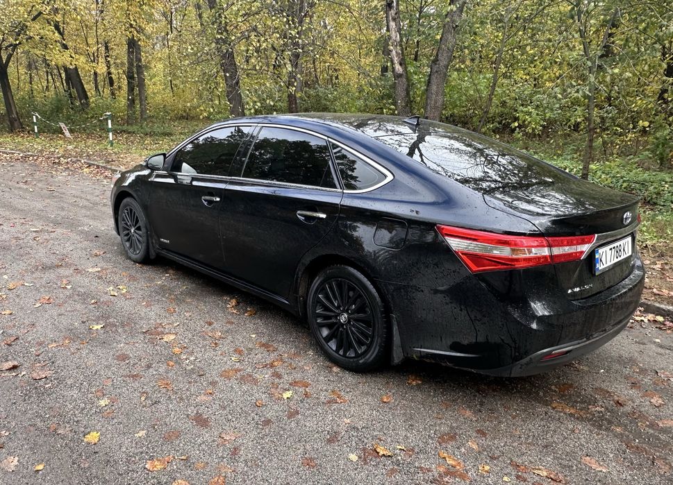 Toyota Avalon Hybrid Limited