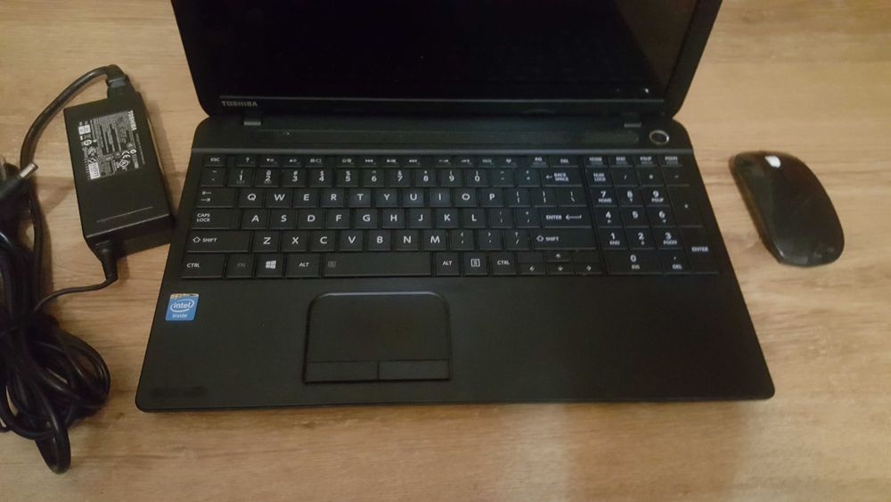 Toshiba Satellite C55-A5105 +ladowarka i myszka gratis 750Gb/4Gb