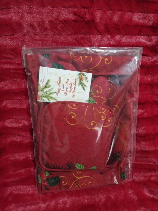 Conjunto avental, pega e luva de Natal, novo com embalagem.