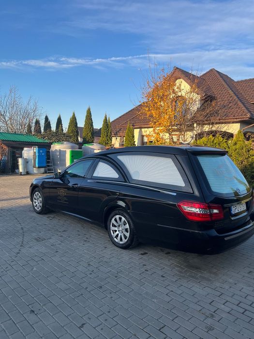 Mercedes-Benz Klasa E Karawan specjalny pogrzebowy zabudowa Bojar
