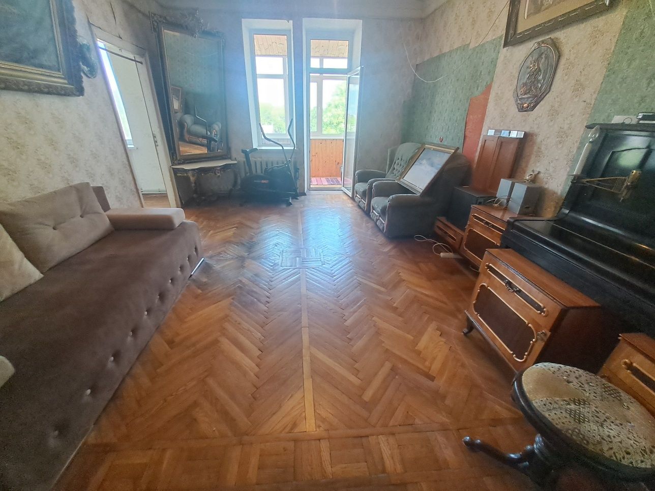 Продам Спиридоновская Нежинская 3х комнатную квартиру