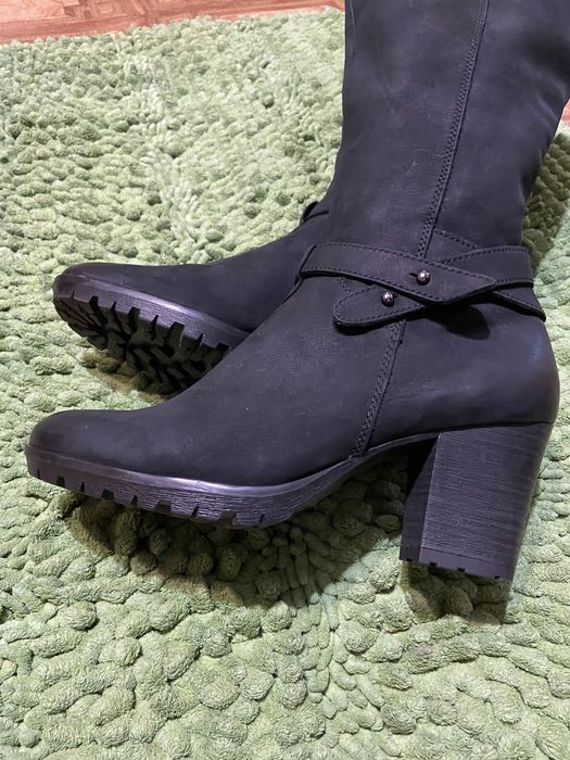 Чоботи жіночі Caprice 38 нубук