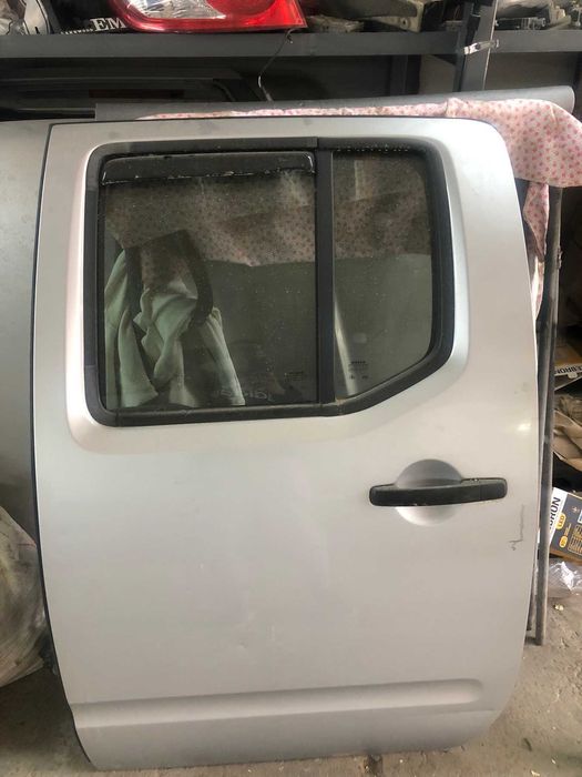 Двери кузов стекла кабина Nissan Navara d40  навара двери 2005-2012