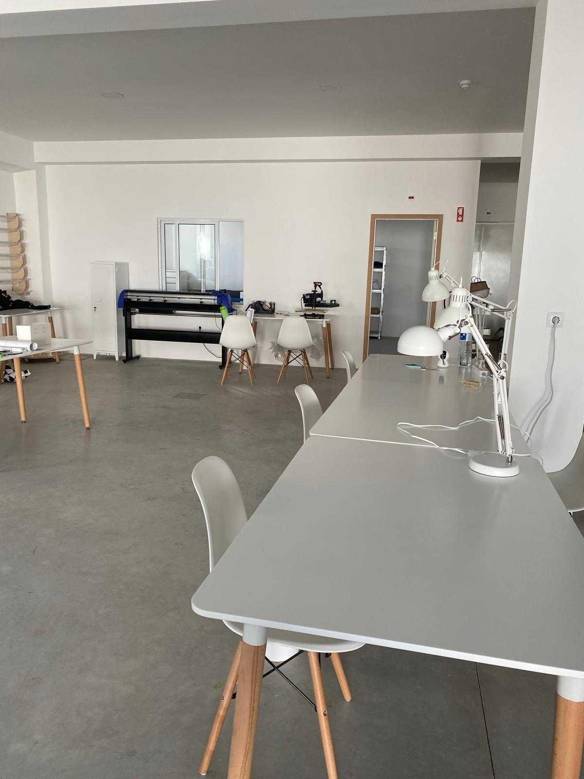 Espaço comercial totalmente remodelado - pronto para arrendar