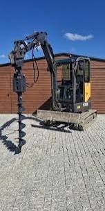 Usługa minikoparką wozidłem ładowarką