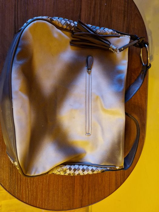 Torba brązowo-kremowa.