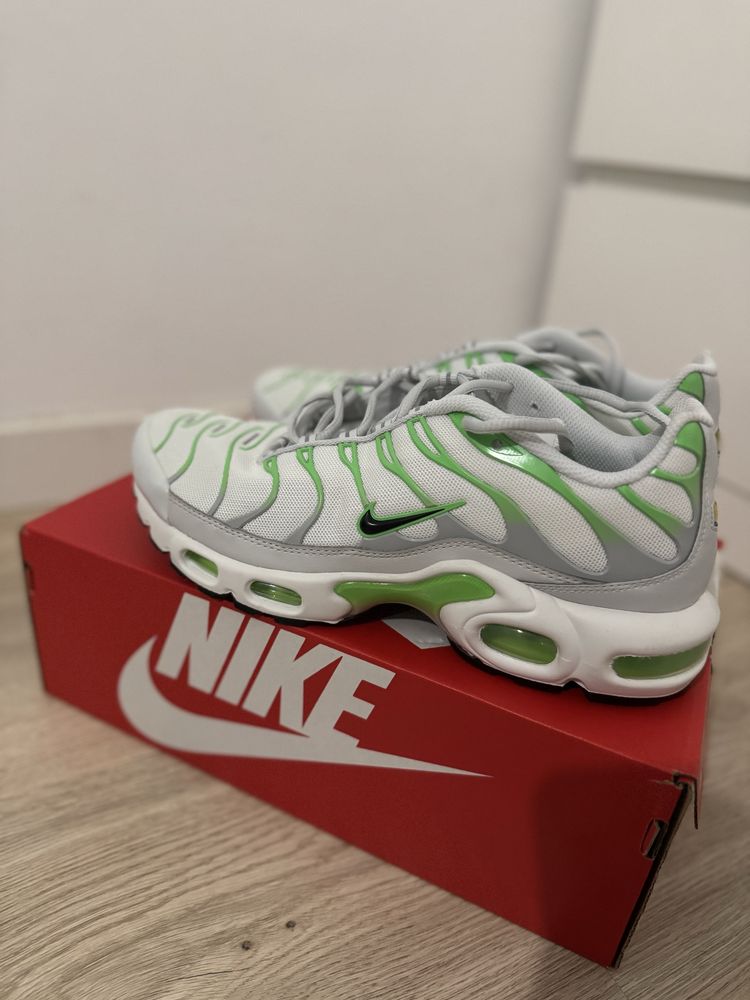 Air Max Plus Novos