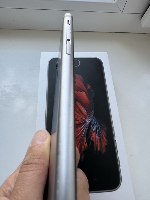 iPhone 6S 16 ГБ батарея 98%