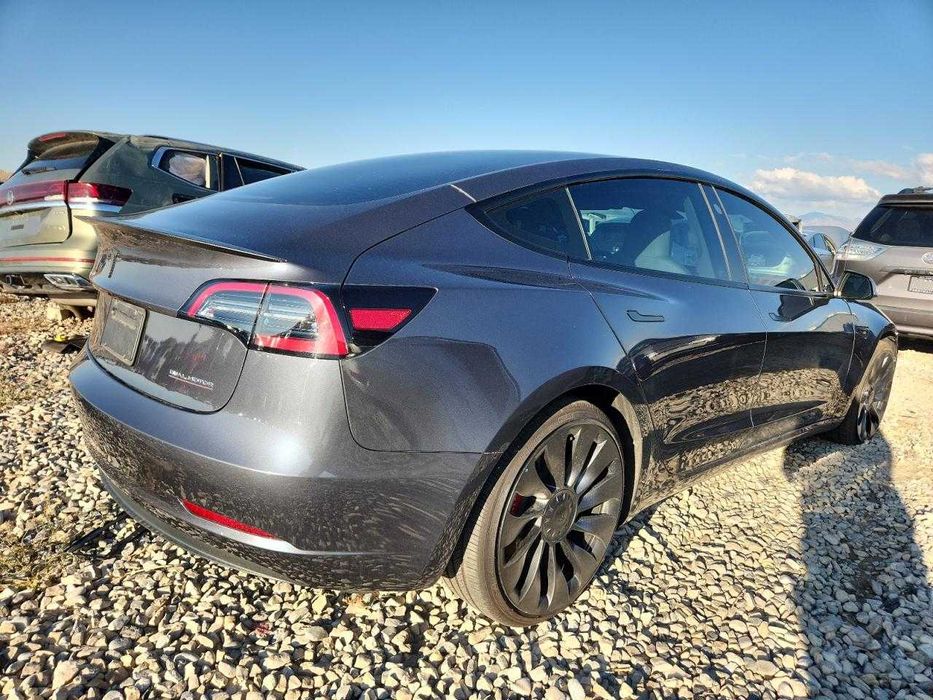 Tesla Model 3 2023 .