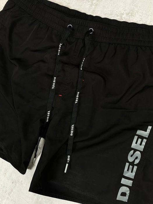 Стильні Diesel Beachwear з Контрастним Логотипом