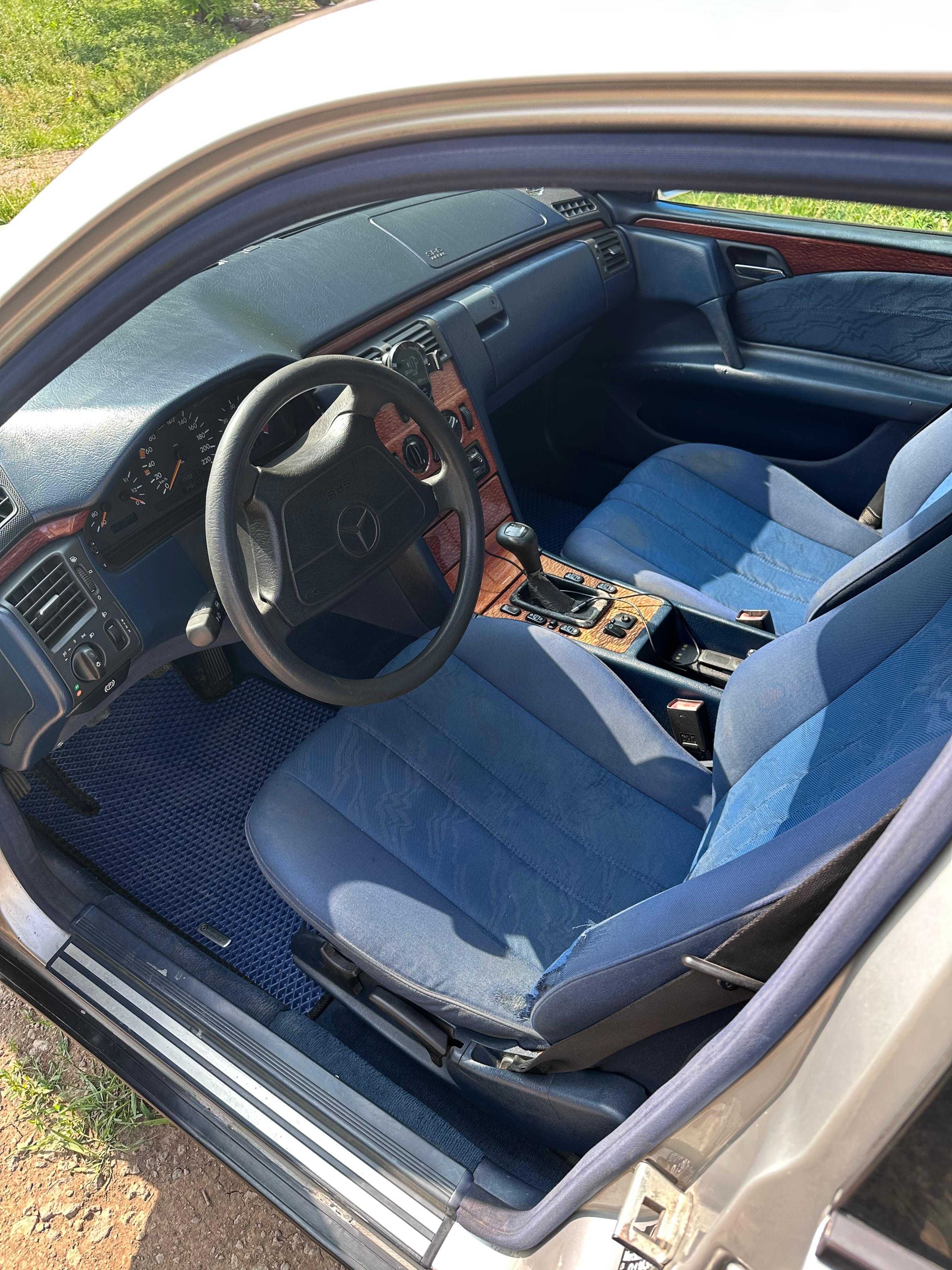 Mercedes Benz W210 E220