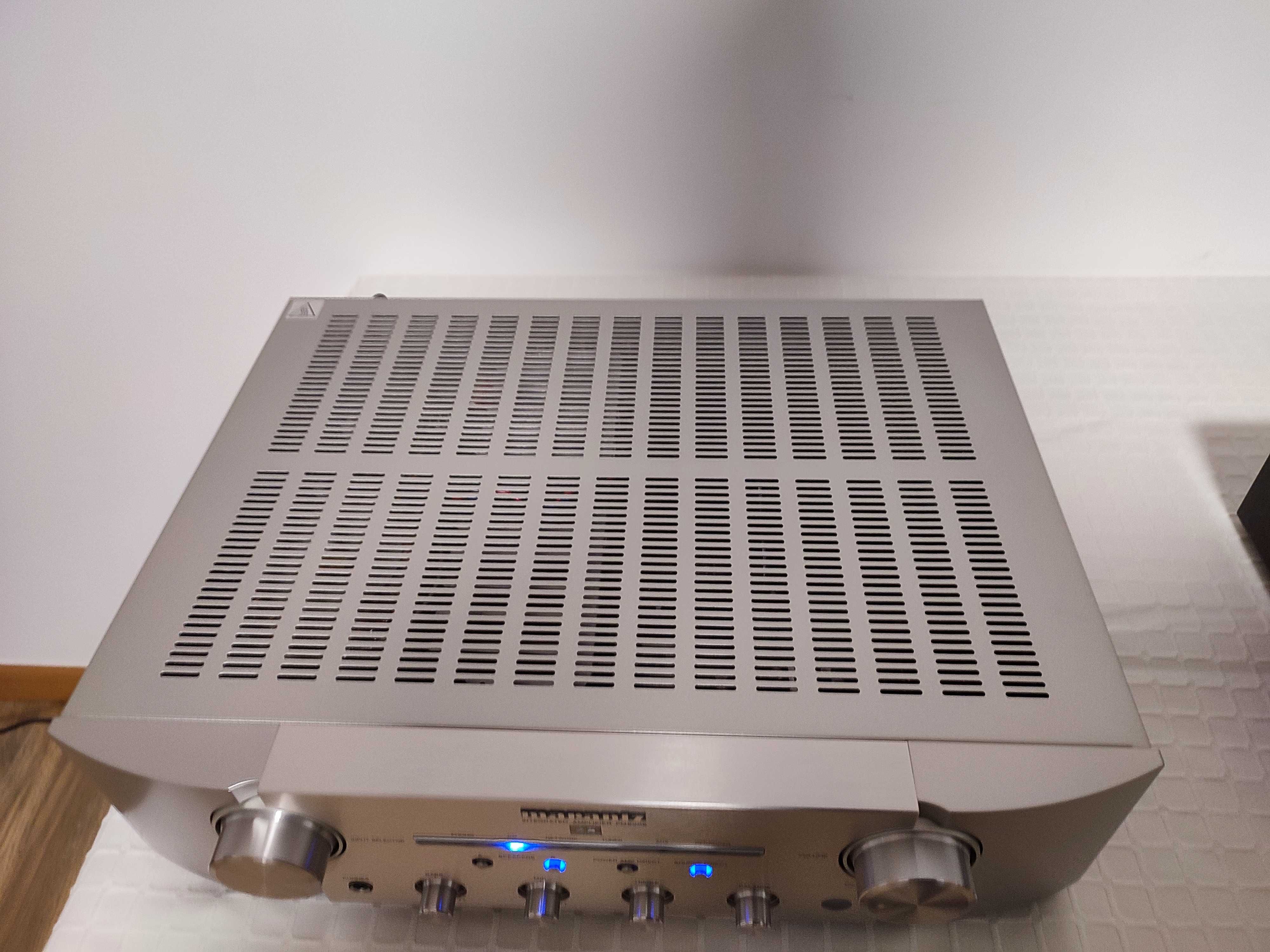 Marantz PM8006 Amplificador
