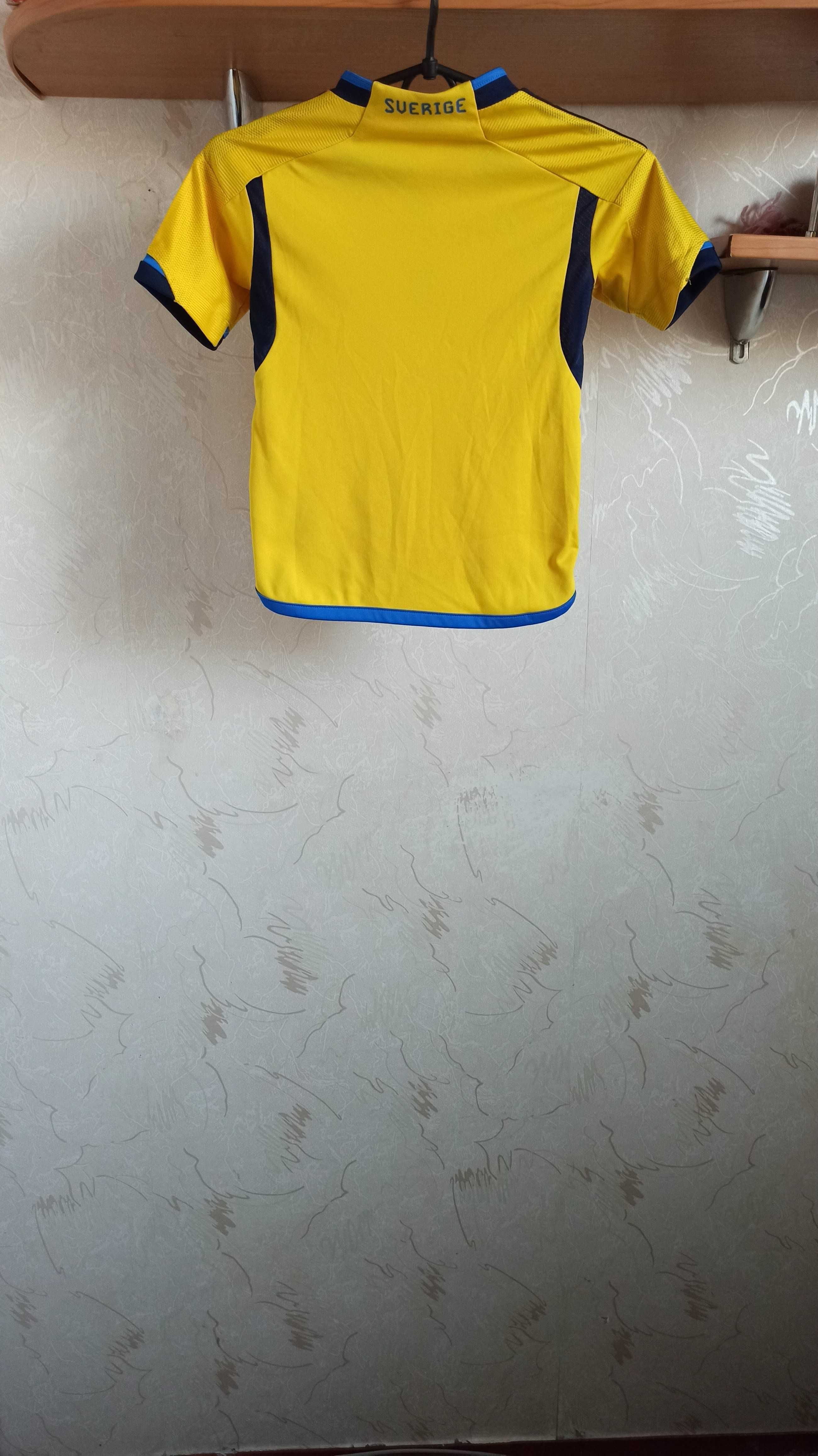 спортивна форма (шорти і футболка) Adidas, Швеція