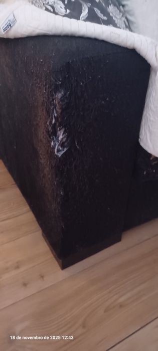 Sofá preto para DOAR