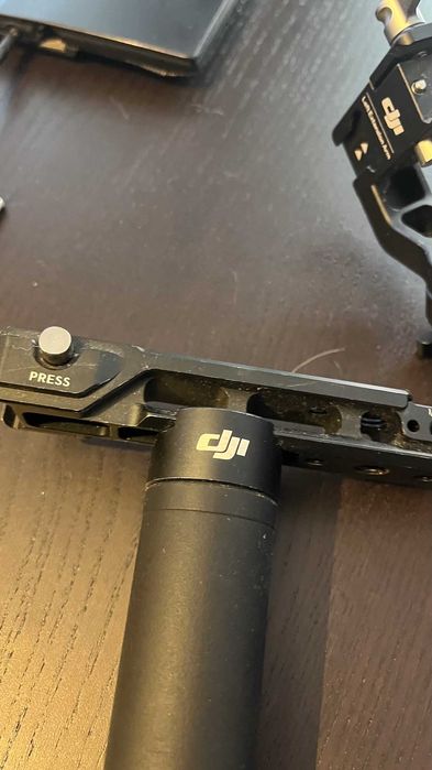 Gimbal DJI RS 2 Pro Combo Raveneye + Handles laterais