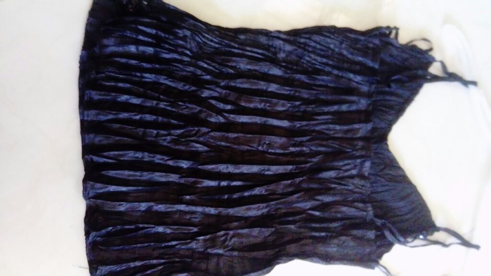 Bluzeczka na ramiączkach  rozmiar 12UK/40 obszyta koralikami cekinami