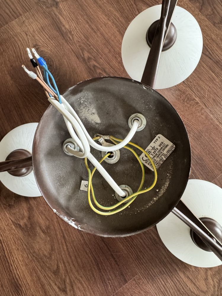 Lampa sufitowa, trzy żarówki