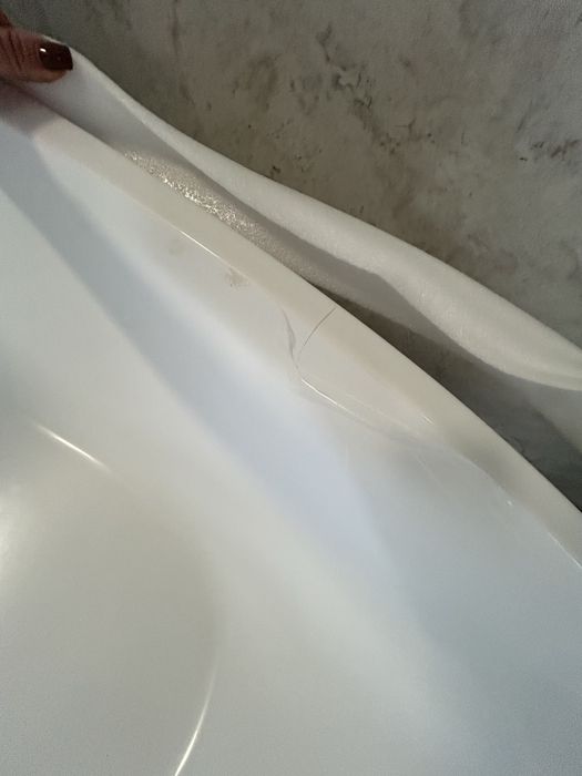 Wanna wolnostojąca - nowa , lekko uszkodzona