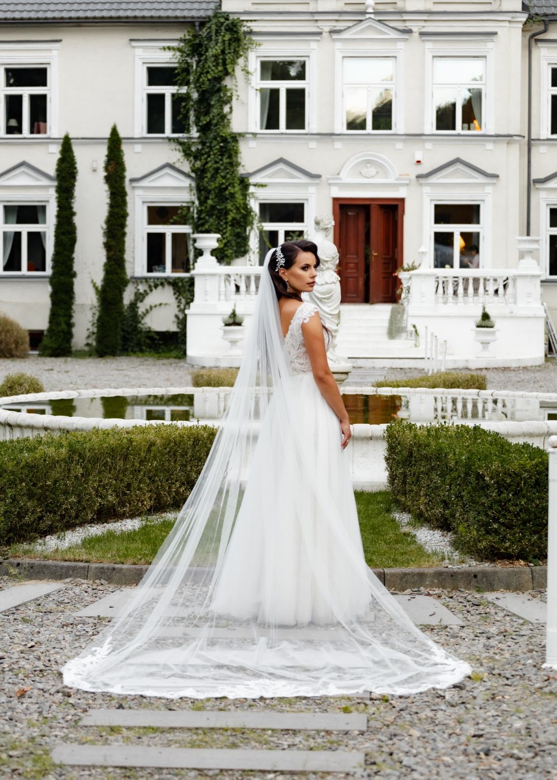 Suknia ślubna S/M, ecru/śmietanka, salon Tiara w Łodzi