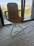Cadeira de Verga Giratória IKEA – Estilo Rattan Natural