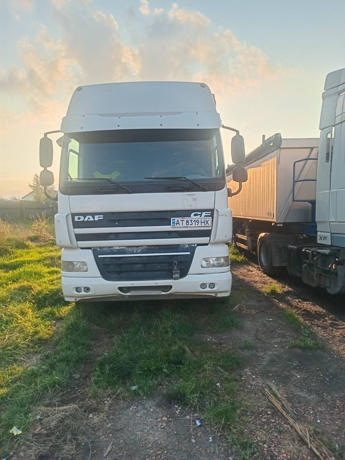 Продам вантажівку із прицепом та без нього