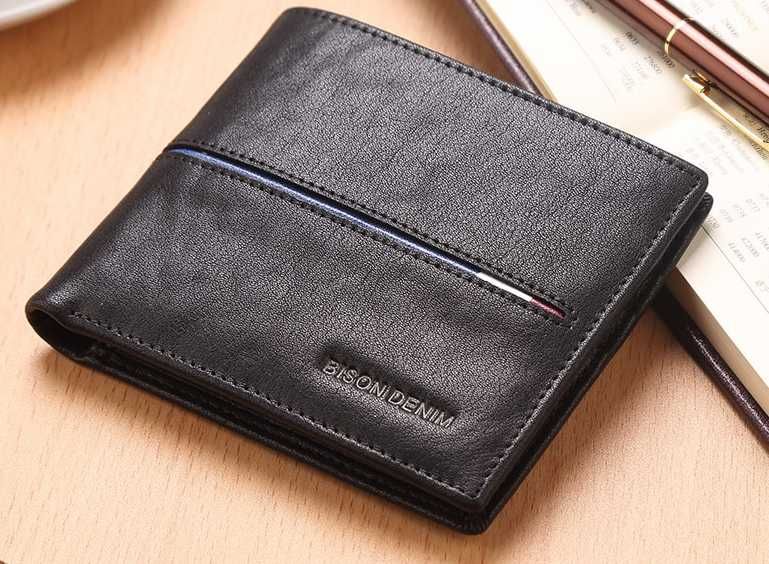 Мужское кожаное портмоне Bison Denim Charlie Smooth Skin Black