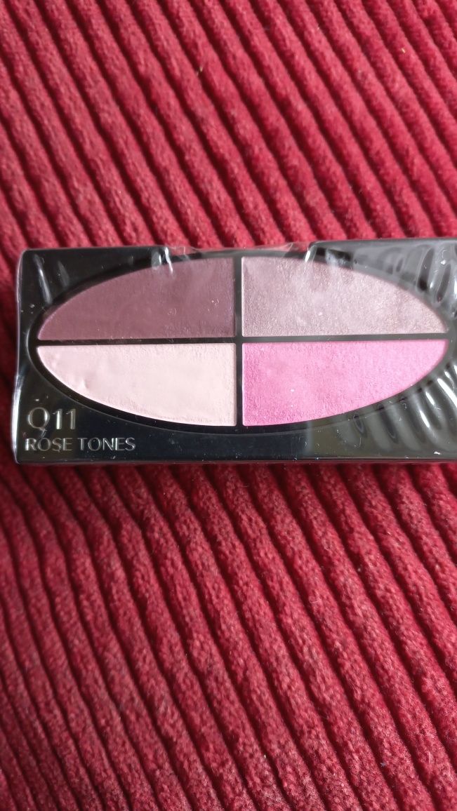 Cienie do oczu  Clarins
