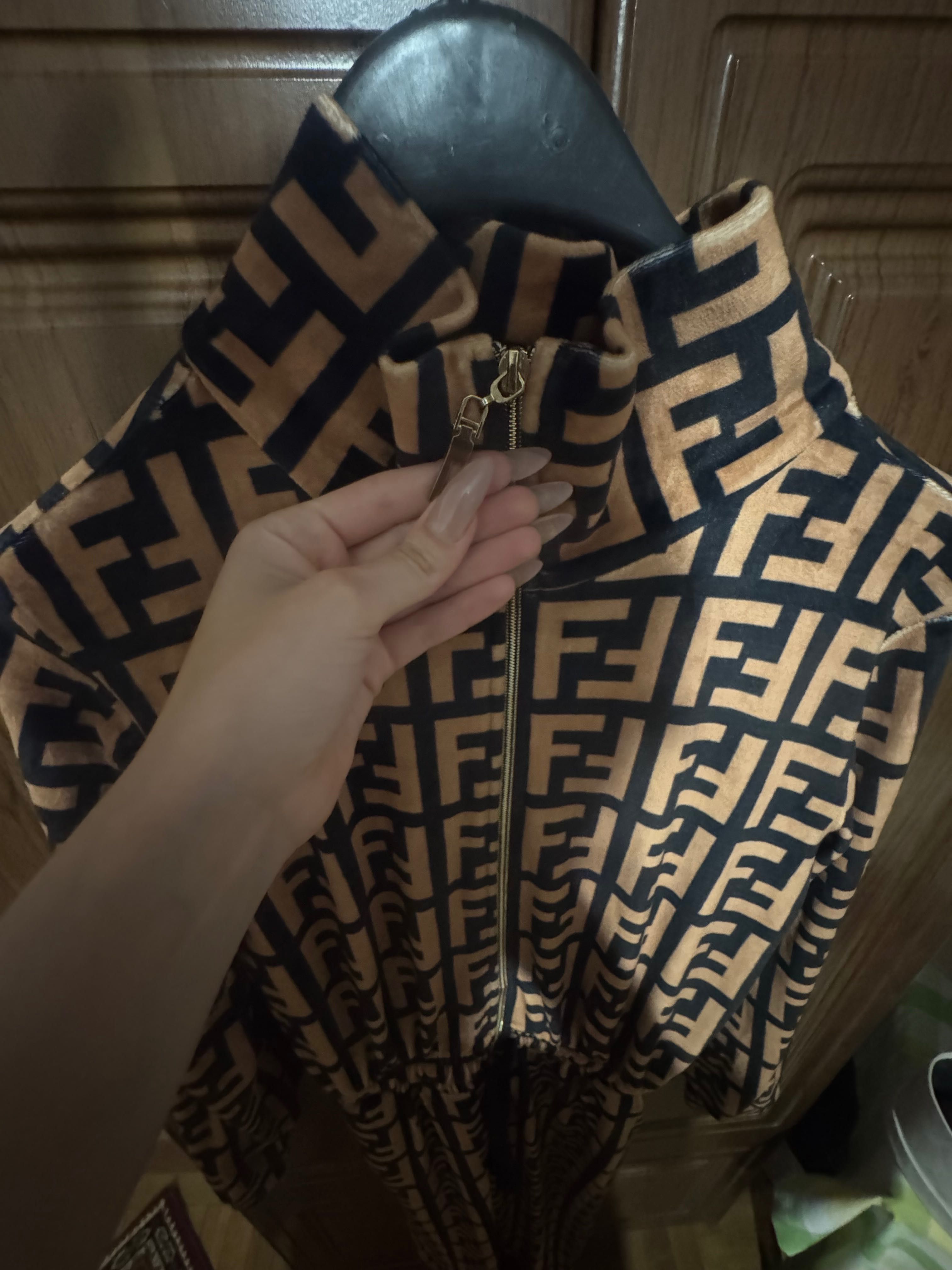 Теплий ромпер(піжама велюрова) Fendi