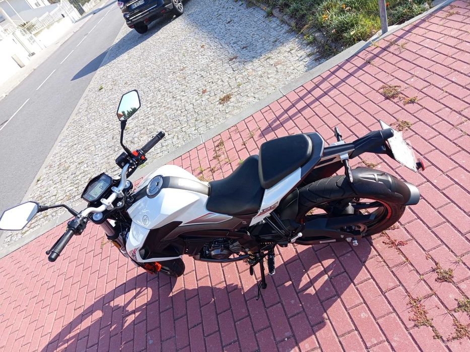 Mota Keeway RKF 125cc( práticamente nova )