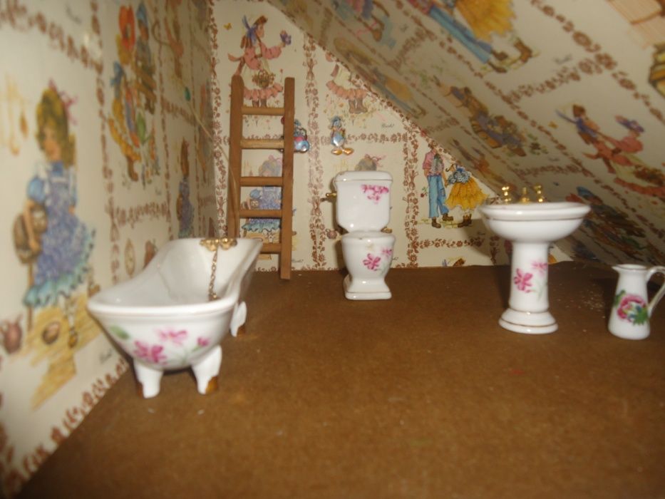 Casa de bonecas Antiga