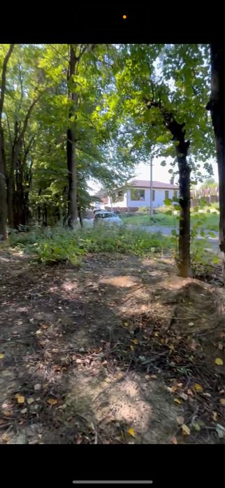 Ділянка біля річки з фундаментом