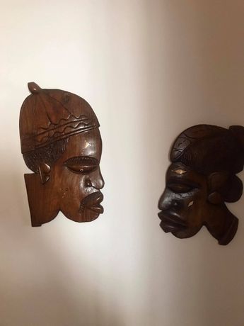 Estátuas africanas em madeira