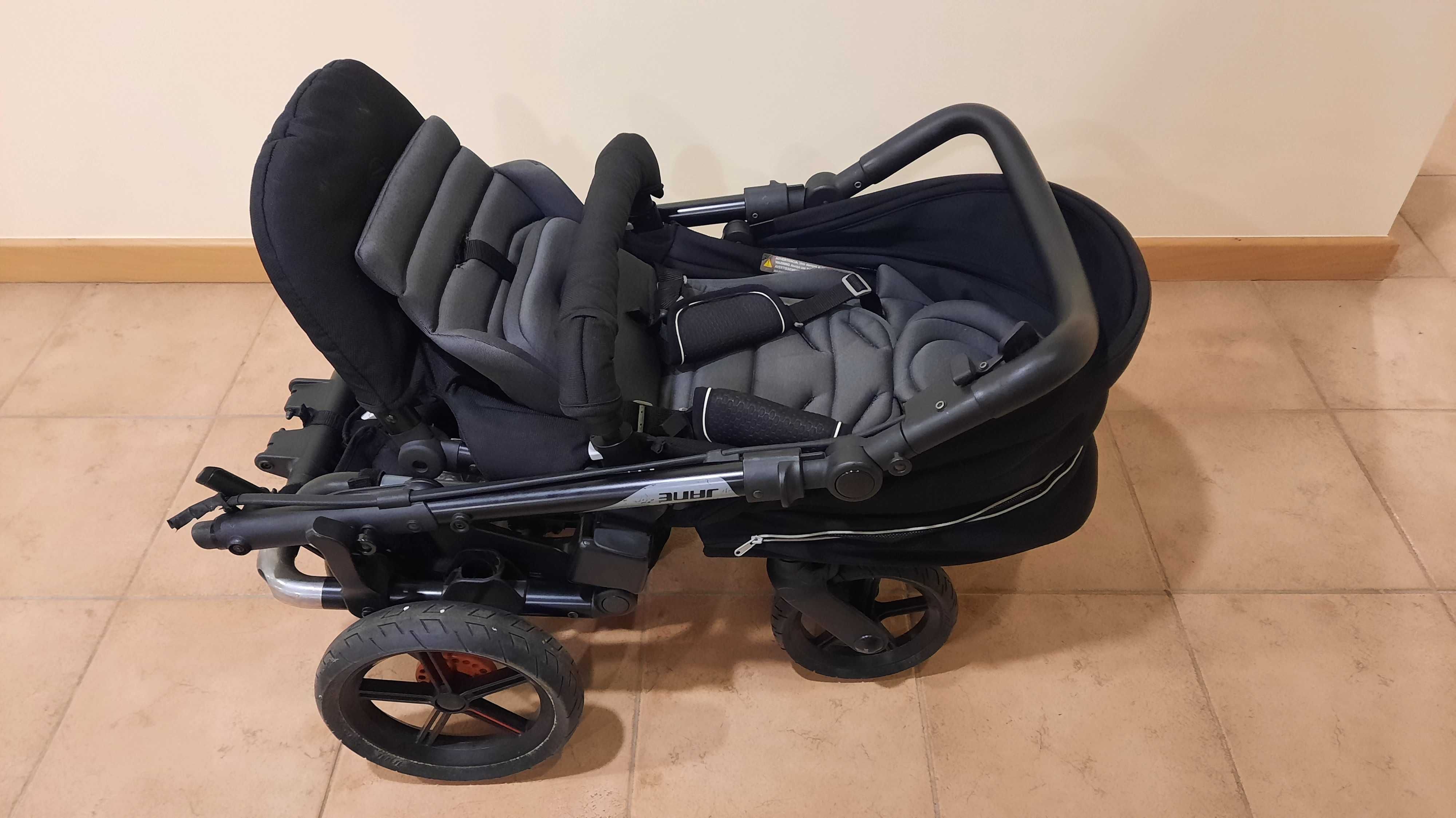 Carro e ovo de transporte Jané para bebé