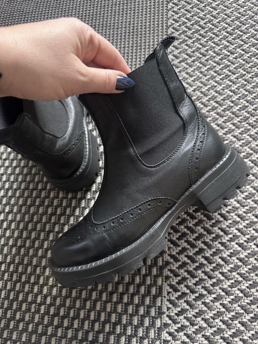 Шкіряні чоботи Челсі