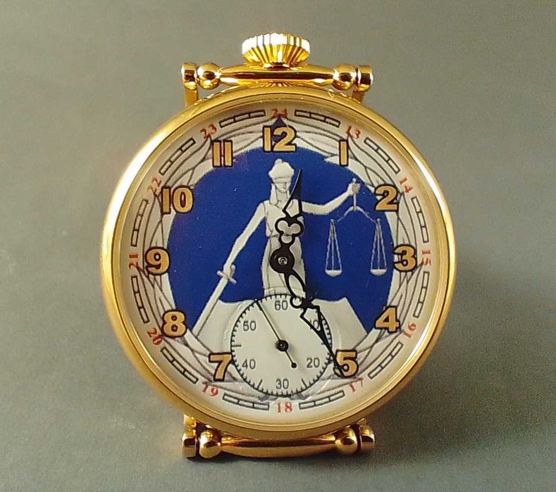 Часы Молния Фемида отличные механические с обслуженым механизмом 3602