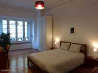 1220 - Quarto com cama de casal em apartamento...