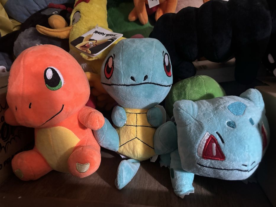 Peluches pokemon etc