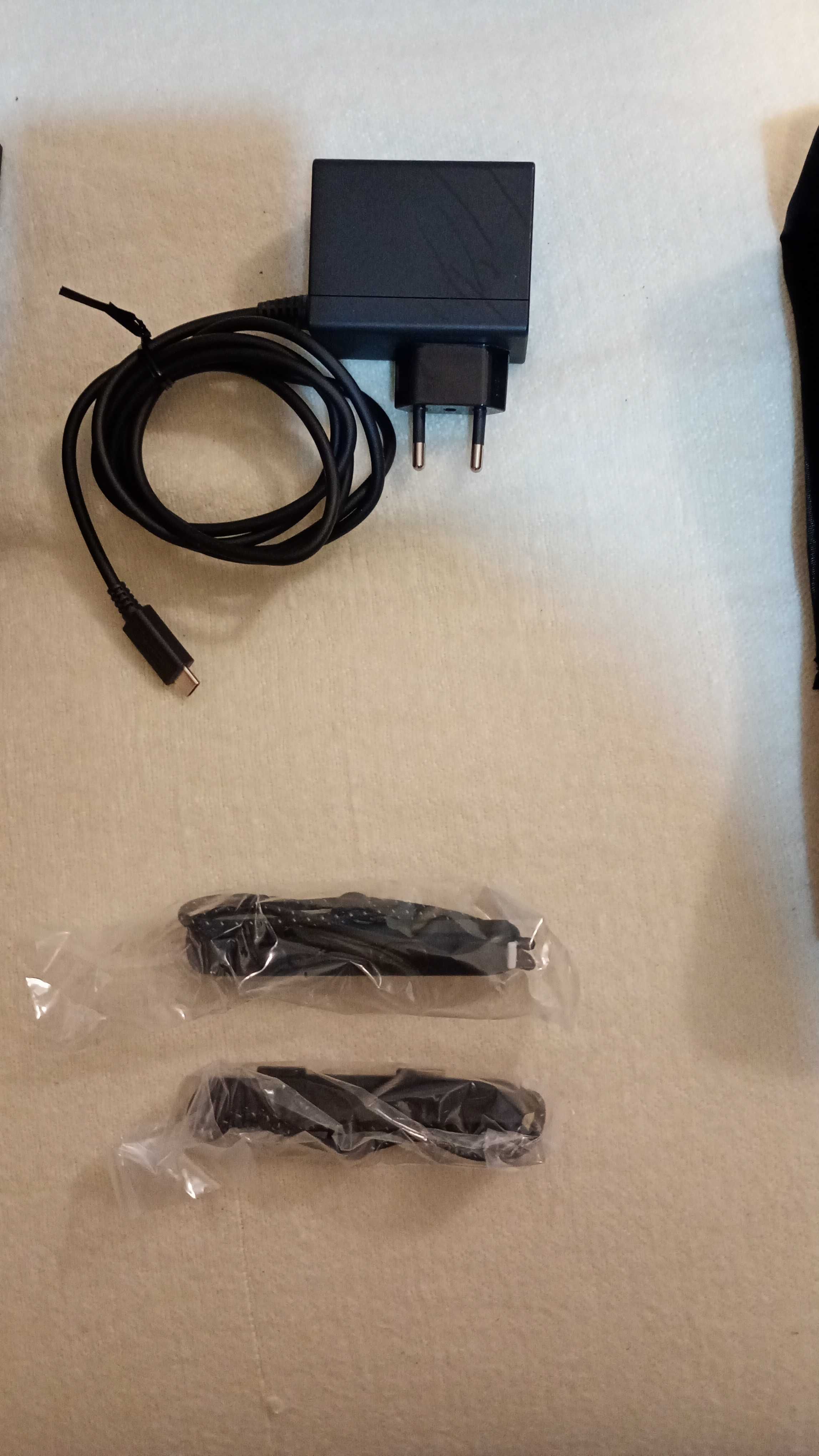 NINTENDO SWITCH OLED - komplet, pokrowiec, etui x2