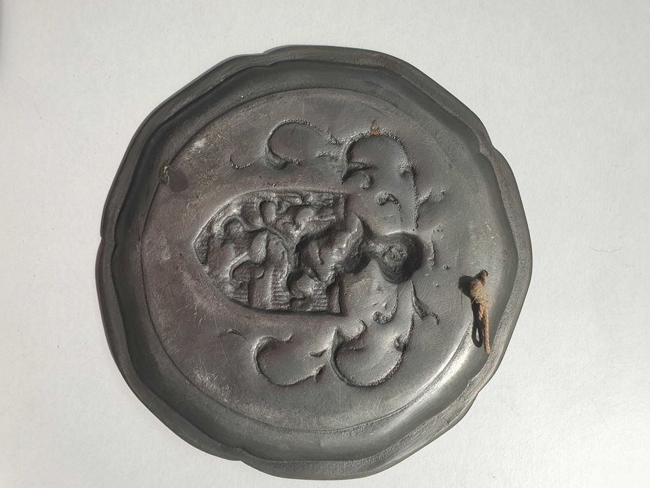 Placa com Brazão, em estanho, cerca 1950