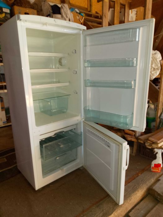 Lodówka Amica wys.145 cm sprawna