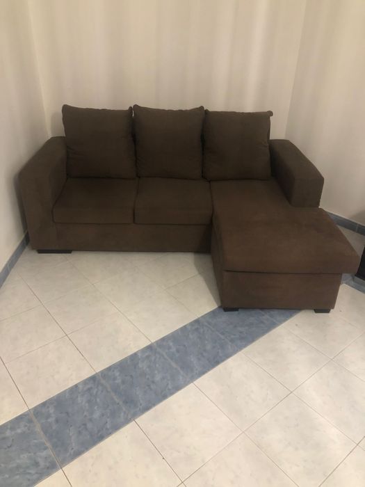 Vendo sofá como novo 100 euros mesa e 6 cadeiras 200 euros