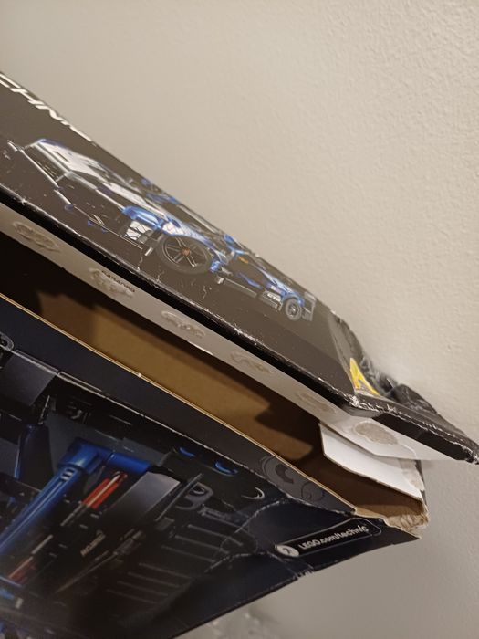 Puste pudełko po klockach