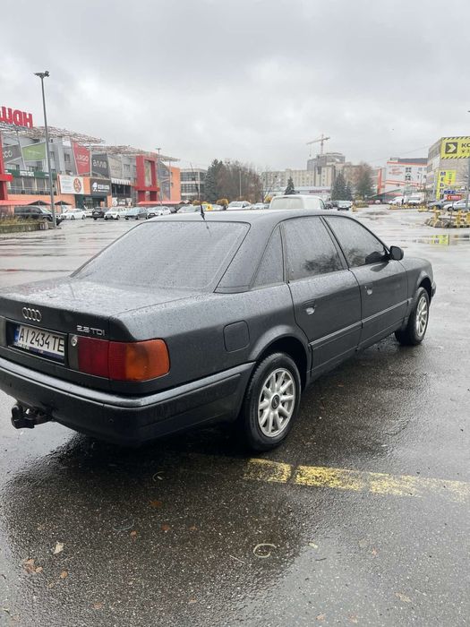 Продам в нормльному станы Audi 100