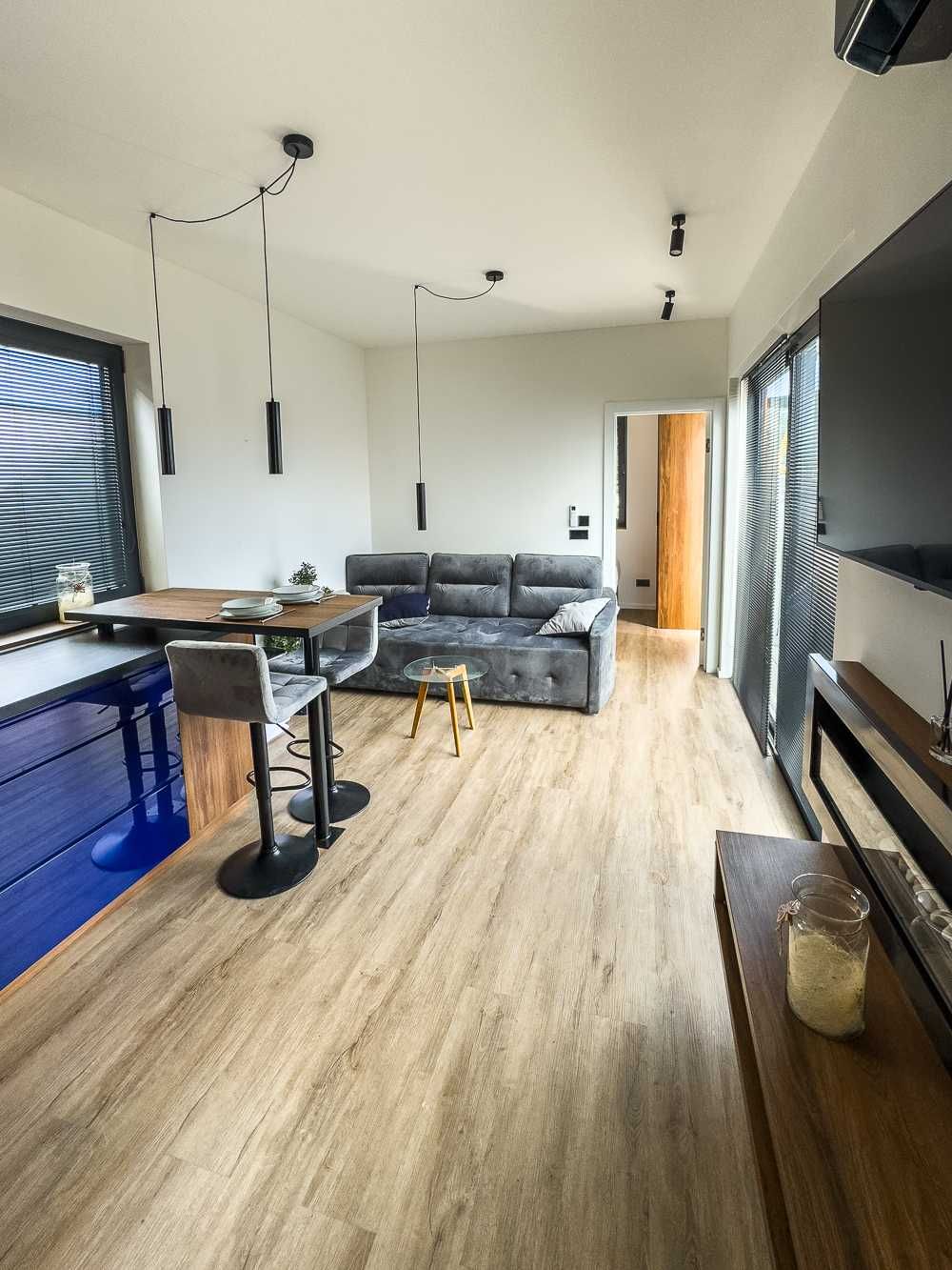 HOUSEBOAT PREMIUM 12m, pełna konstrukcja stalowa, z miejscem w marinie