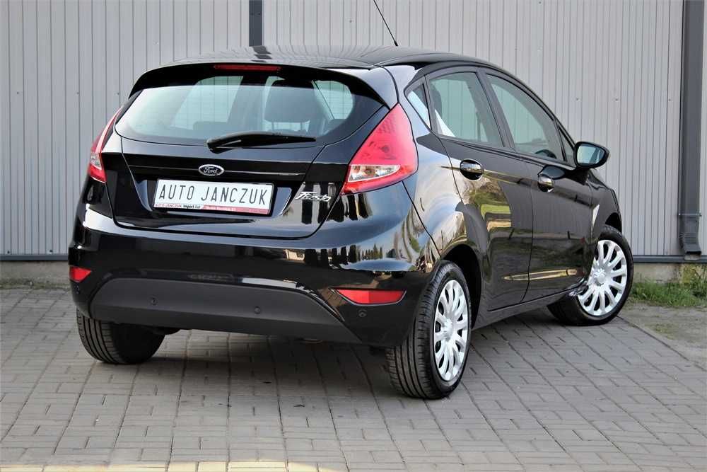 Ford Fiesta /// PERFEKCYJNY /// benzyna /// climatronic /// 2x kpl kół