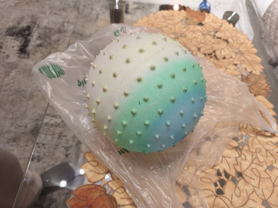 Piłka dziecięca jak nowa