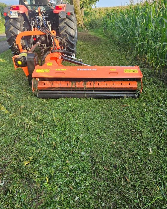 Mulczowanie, koszenie traw kosiarką bijakową