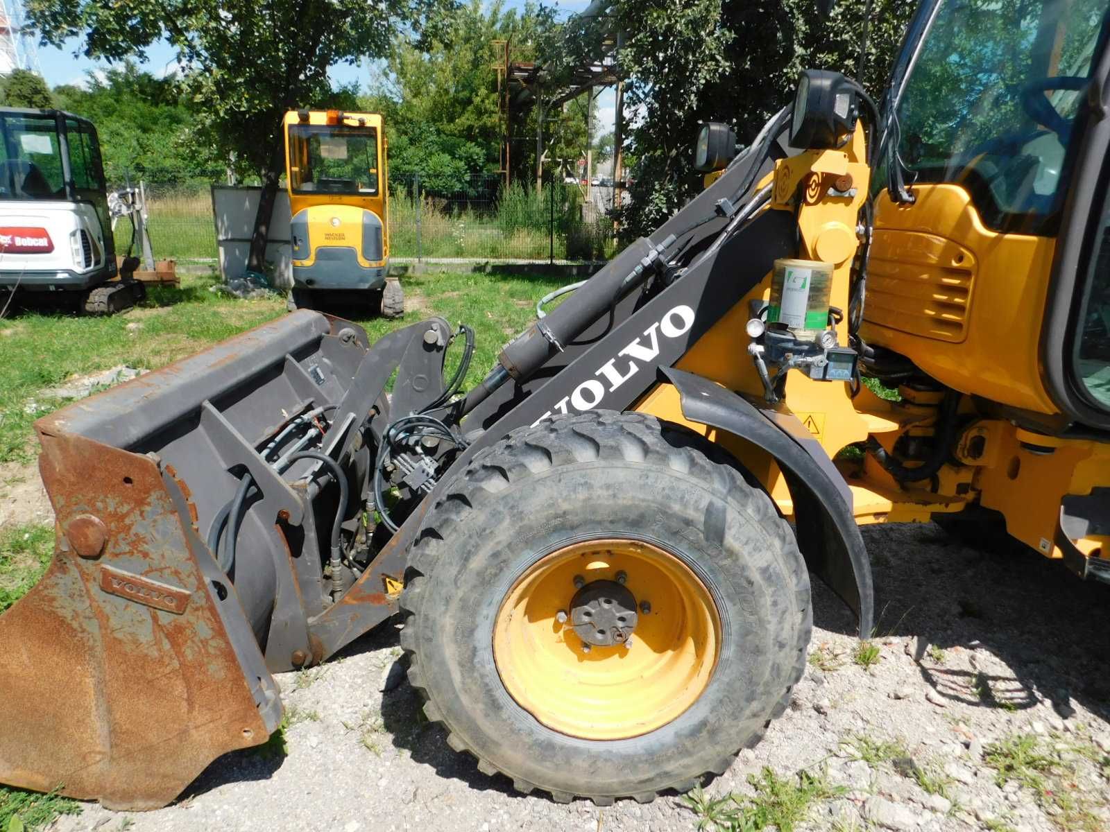 Ładowarka Volvo L25F, 2019 tylko 3100 MTG łyżka krokodyl