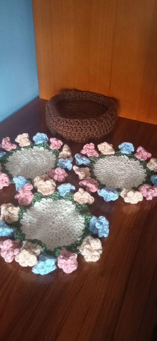 Vaso de flores/base de copos de croche.